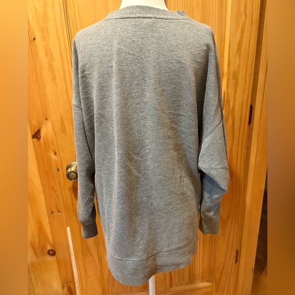 Crown & Ivy Gray pastel Elephant Graphic Sweatshirt vintage 90’s - Picture 2 of 11